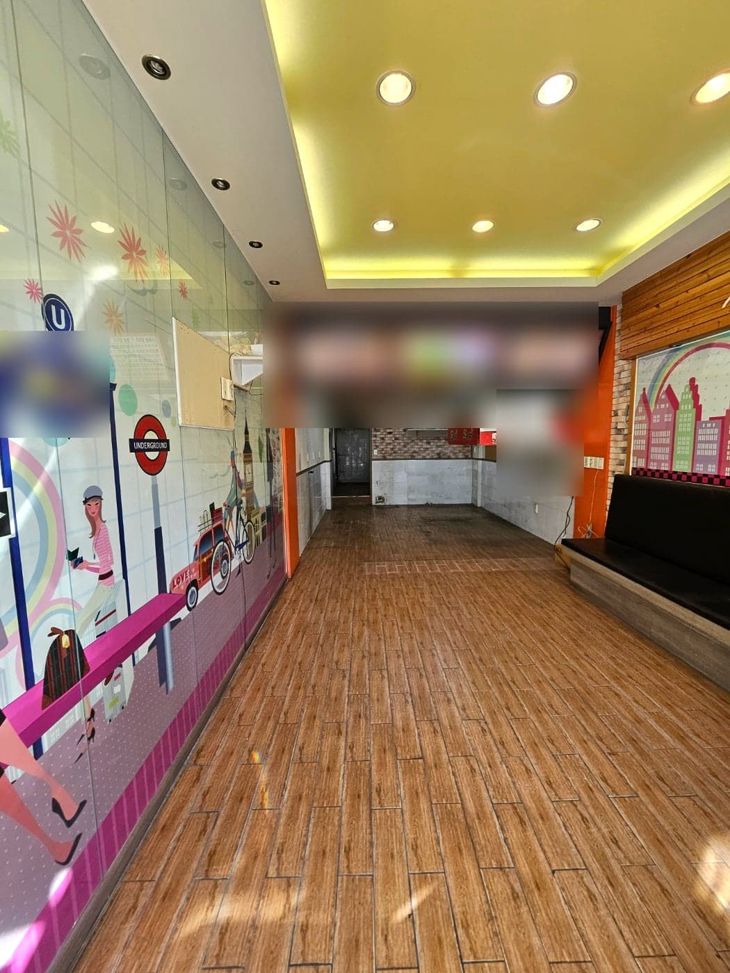 안산 피자 매장 철거 후 매장 내부